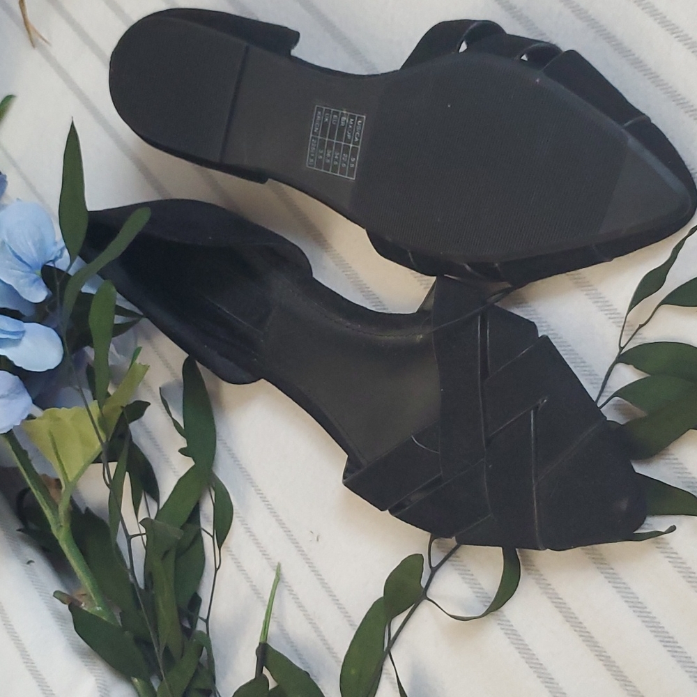 Black pointy flats
